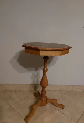 Tavolino Ottagonale Legno Intarsiato