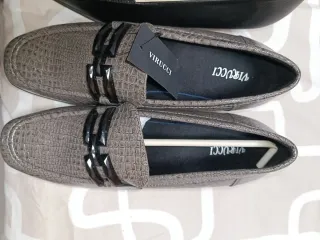 Zapatos Virucci Mujer Negro y Gris (10€ cada uno)