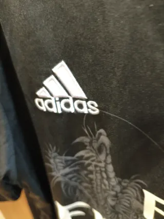 Camiseta Real Madrid Vintage Dragón Adidas Negra