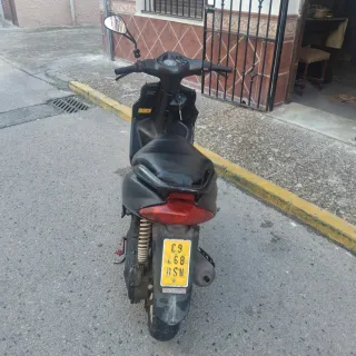 Yamaha Jog RR Negra