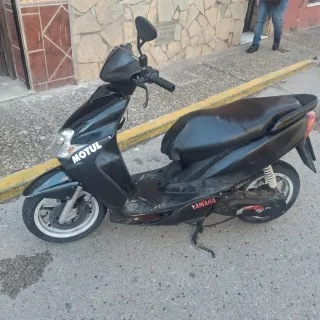 Yamaha Jog RR Negra