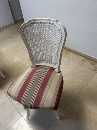 4 Sillas de comedor estilo Luis XV