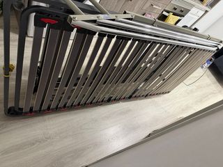 Cama articulada eléctrica con ruedas