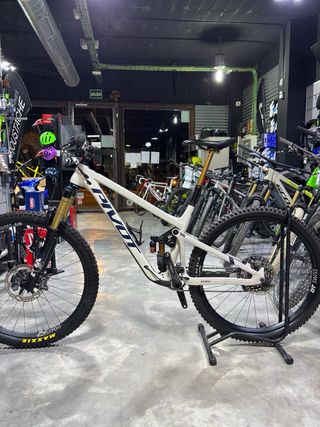 Bicicleta Enduro MTB Pivot switchblade talla L