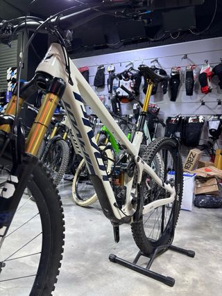 Bicicleta Enduro MTB Pivot switchblade talla L