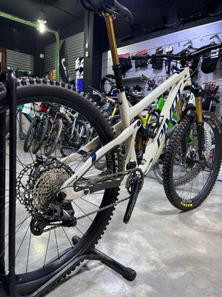 Bicicleta Enduro MTB Pivot switchblade talla L