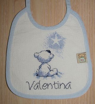 Babero personalizado bordado a mano