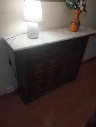 Taquillón de madera con 2 cajones y tapa mármol