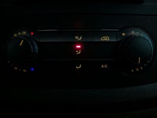 Mercedes Vito FURGON 114CDI COMPACT PRO