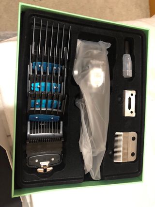 maquina de pelo y accesorios de peluquería