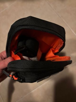 Riñonera negra para motorista