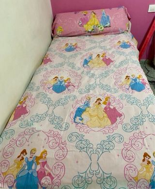 Lote grande de juegos, juguetes y fundas nórdicas