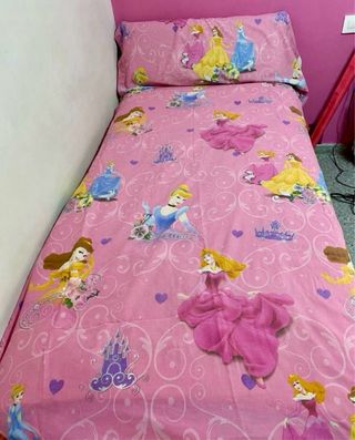 Lote grande de juegos, juguetes y fundas nórdicas