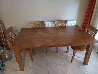 Mesa de comedor de madera maciza