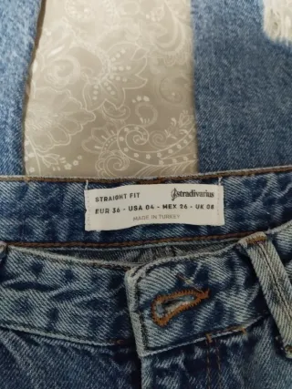 Pantalón vaquero desgastado