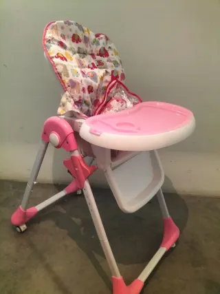 Trona bebé rosa con estampado de elefantes