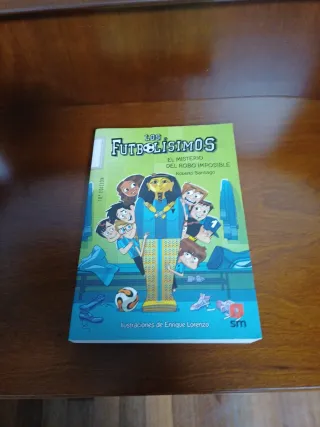 Los Futbolísimos 5: El misterio del robo imposi...