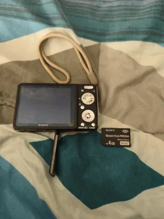 Cámara Sony Cyber-shot 12.1 MP Full HD