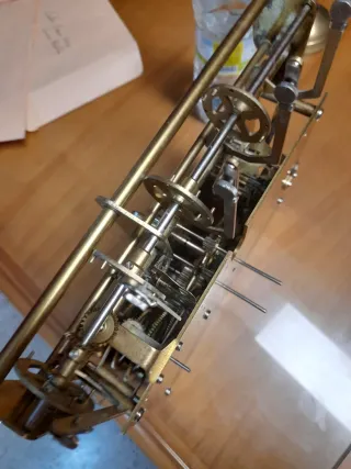 Maquinaria de reloj antigua