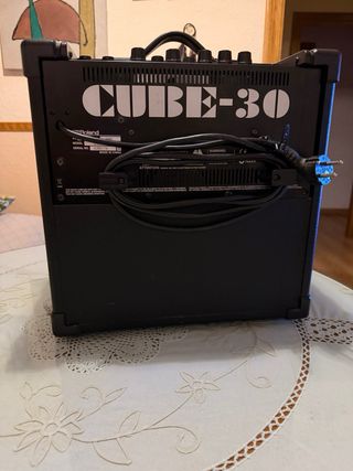 Amplificador Roland CUBE-30