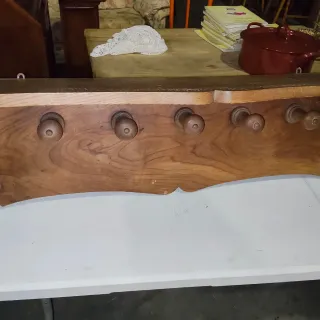 Antiguo perchero de castaño