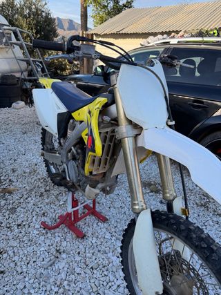 Suzuki RMZ 250