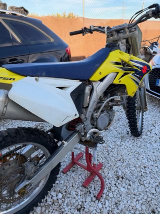 Suzuki RMZ 250