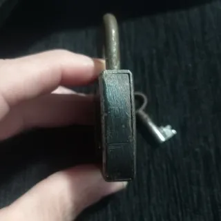 Antiguo candado francés con llave original