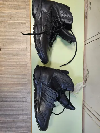 Botas Adidas GSG 9.7 Negras talla 44 y 2/3