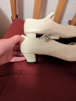 Zapatos flamenco blancos