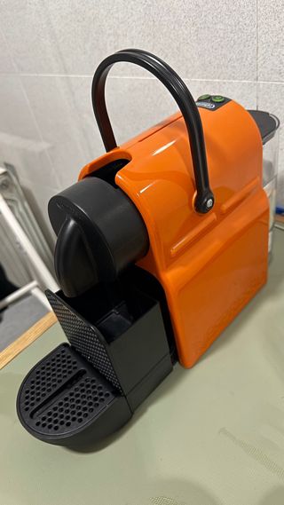 Cafetera Nespresso Naranja
