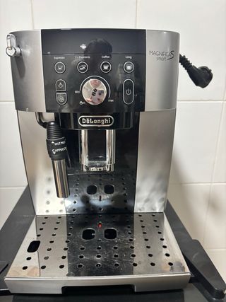 Cafetera Superautomática DeLonghi Magnifica Smart