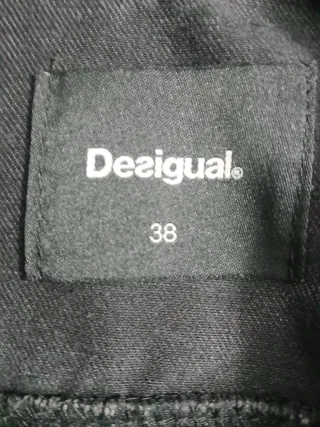 Cazadora vaquera Desigual negra