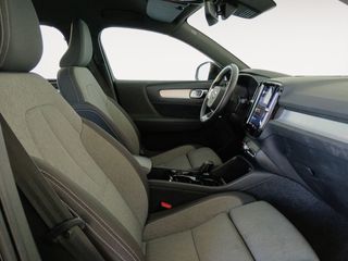 Volvo XC40 Plus Dark