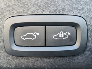 Volvo XC40 Plus Dark