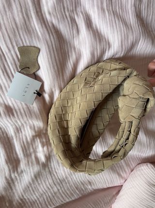 Bolso modelo Jodie Bottega Veneta Beige