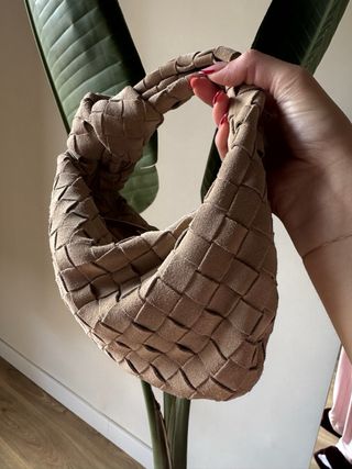 Bolso modelo Jodie Bottega Veneta Beige