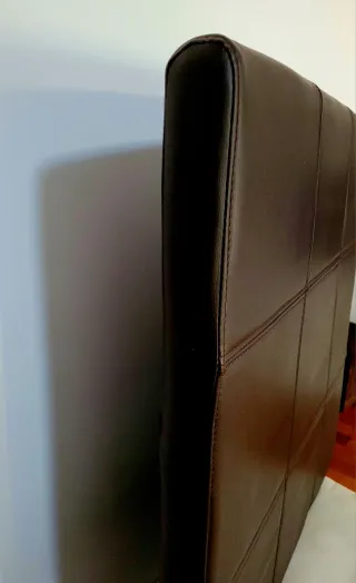 Bonito cabecero de cama marrón polipiel