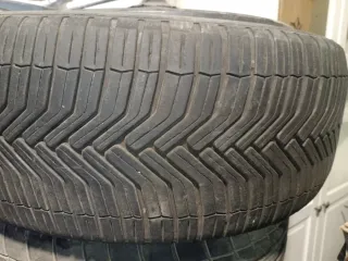 Neumáticos  245-45-18 Kumho Radial Tubeless Runfla