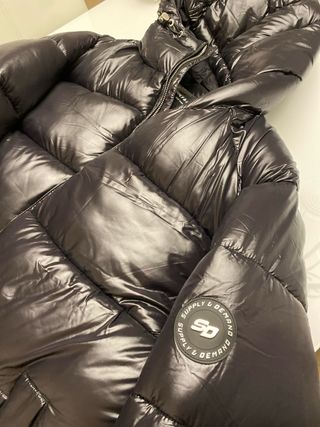 Chaqueta Supply & Demand Negra