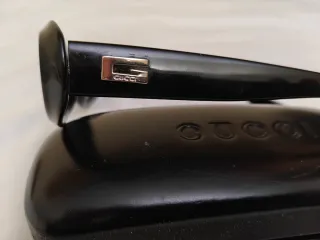 Gafas de sol Gucci montura ovalada