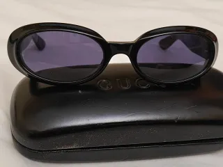 Gafas de sol Gucci montura ovalada