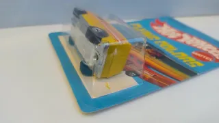 Hot Wheels Paramedic Flying Colors