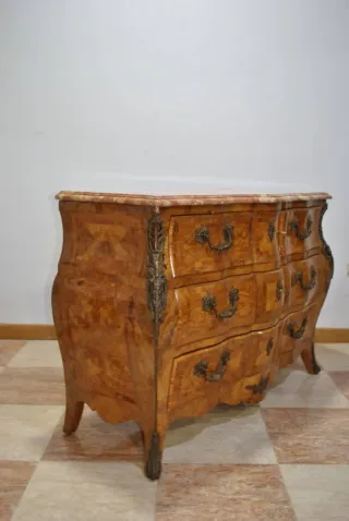 Cómoda de madera con tapa de mármol Luis XV
