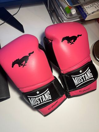 Guantes de boxeo Mustang rosas