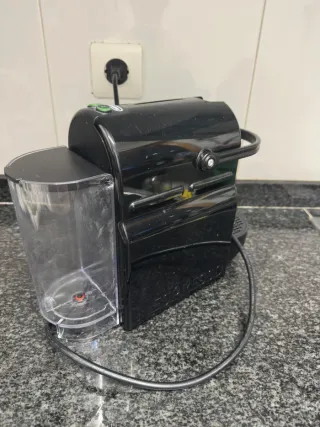 Cafetera Nespresso DeLonghi Negra