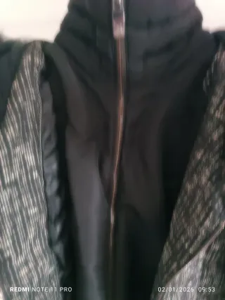 Abrigo Salsa Negro/Gris con Cinturón