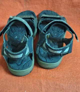Sandalias Columbia grises y verdes