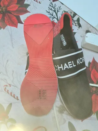 Zapatillas Michael Kors Negras y Rojas