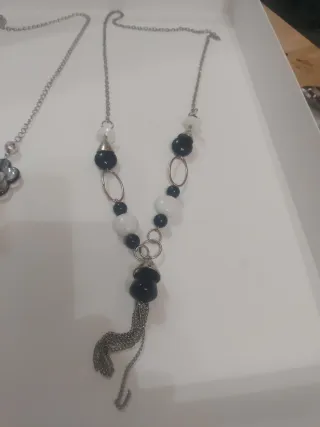Collane argento e nere